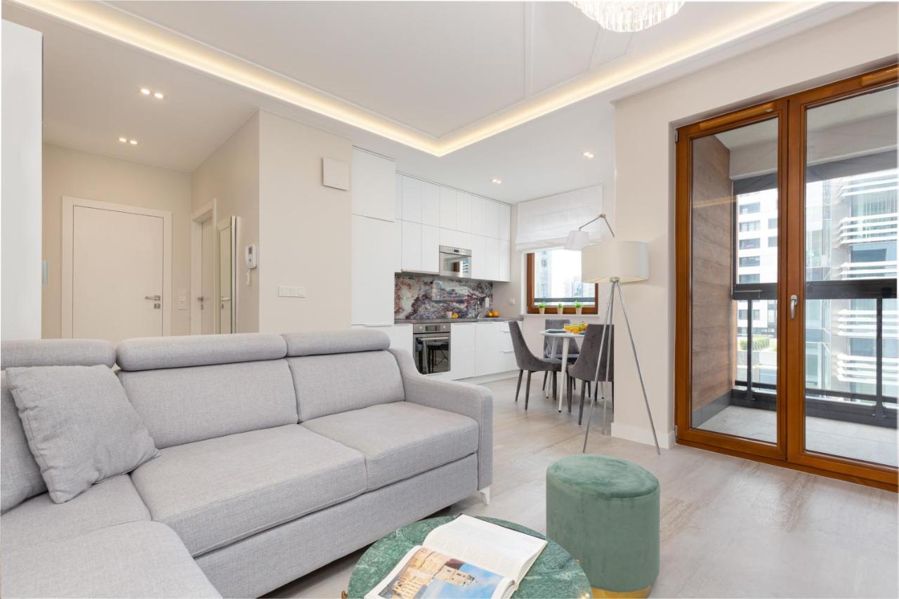 City Center Apartments Grzybowska With Parking By Noclegi Renters Varsovie Extérieur photo