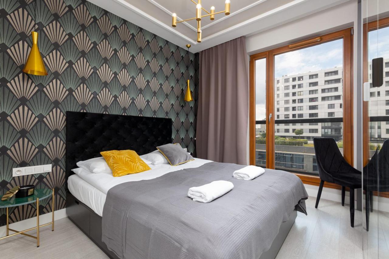 City Center Apartments Grzybowska With Parking By Noclegi Renters Varsovie Extérieur photo