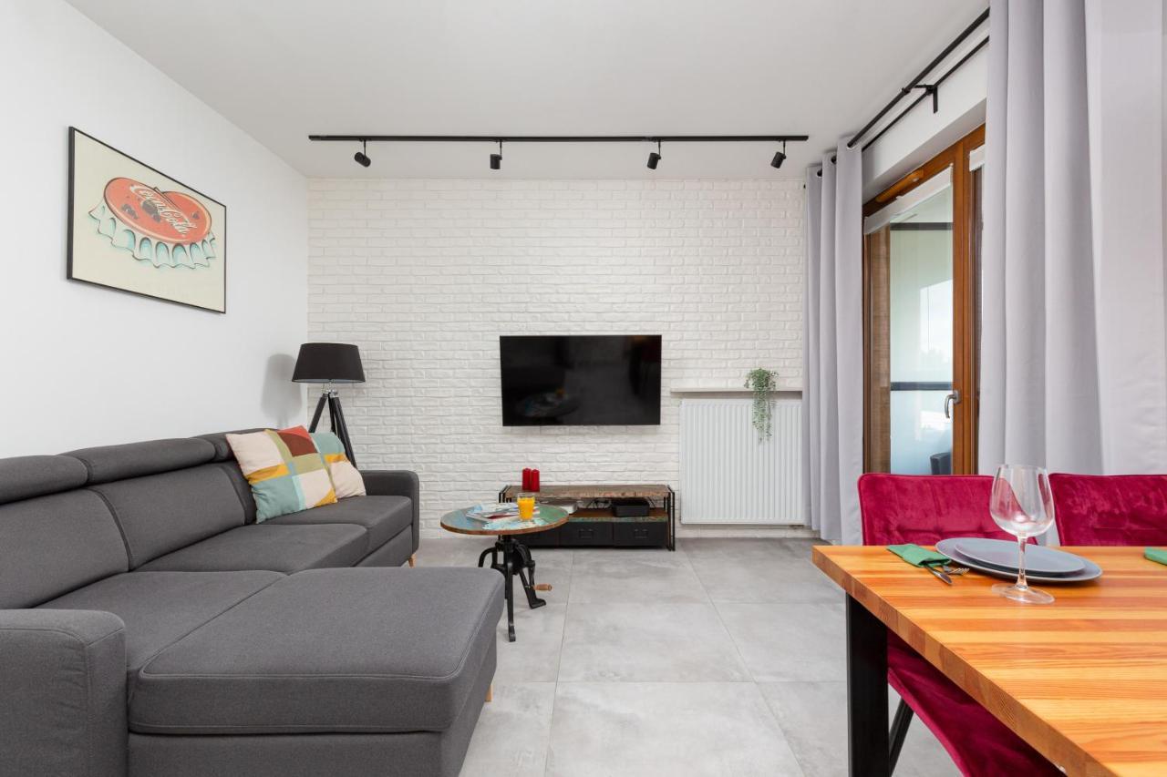 City Center Apartments Grzybowska With Parking By Noclegi Renters Varsovie Extérieur photo